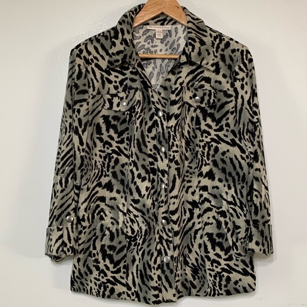 JM Collection Animal Print Dressy Snap Button Down Top Size PXL